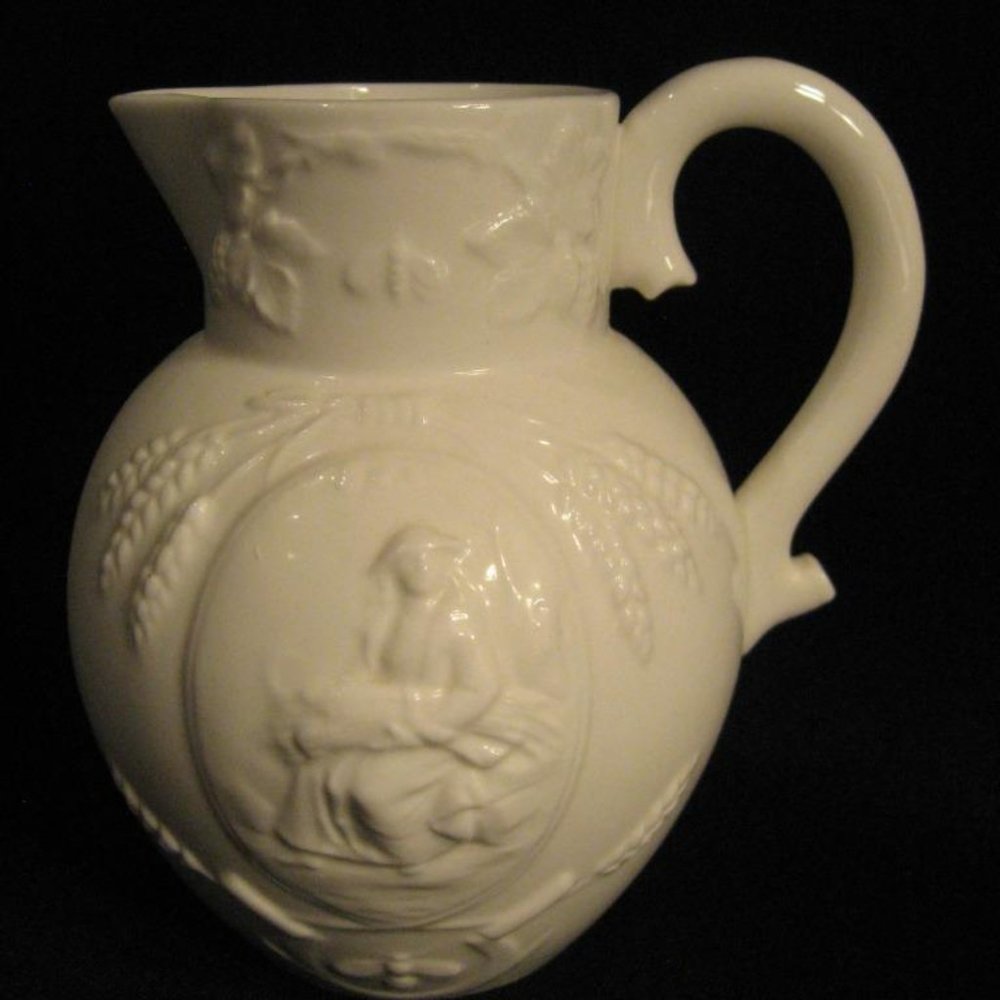 MINTON BONE CHINA BRIGHT WHITE EMBOSSED SM PITCHER